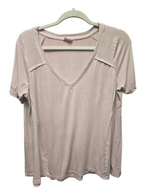 Pol Ribbed knit panel exposed, Raw Hem V-Neck Short Sleeve Top Soft Blush Sz.M